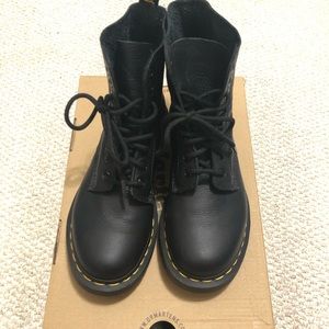 Dr. Martens Pascal Virginia - Size 5